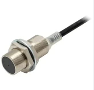 Cảm biến tiệm cận chịu dầu & mạt hàn Omron E2ERZ-X4D2 2M M18
